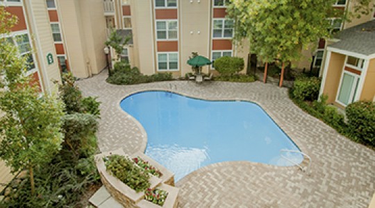 1st Lake Apartments in New Orleans, Louisiana